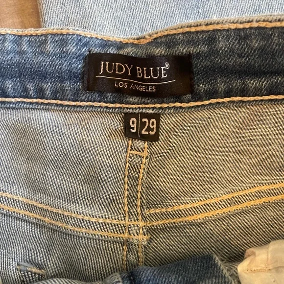 Judy Blue Relaxed Fit Light Blue Jeans with Distressed Hem - Picture 2 of 5